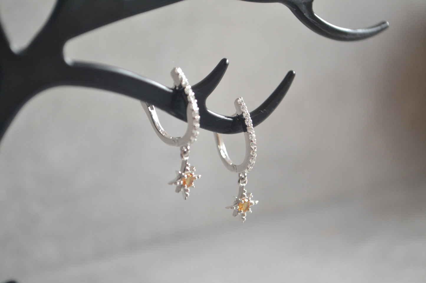 Sterling Silver Citrine Star Dangle drop Earrings.