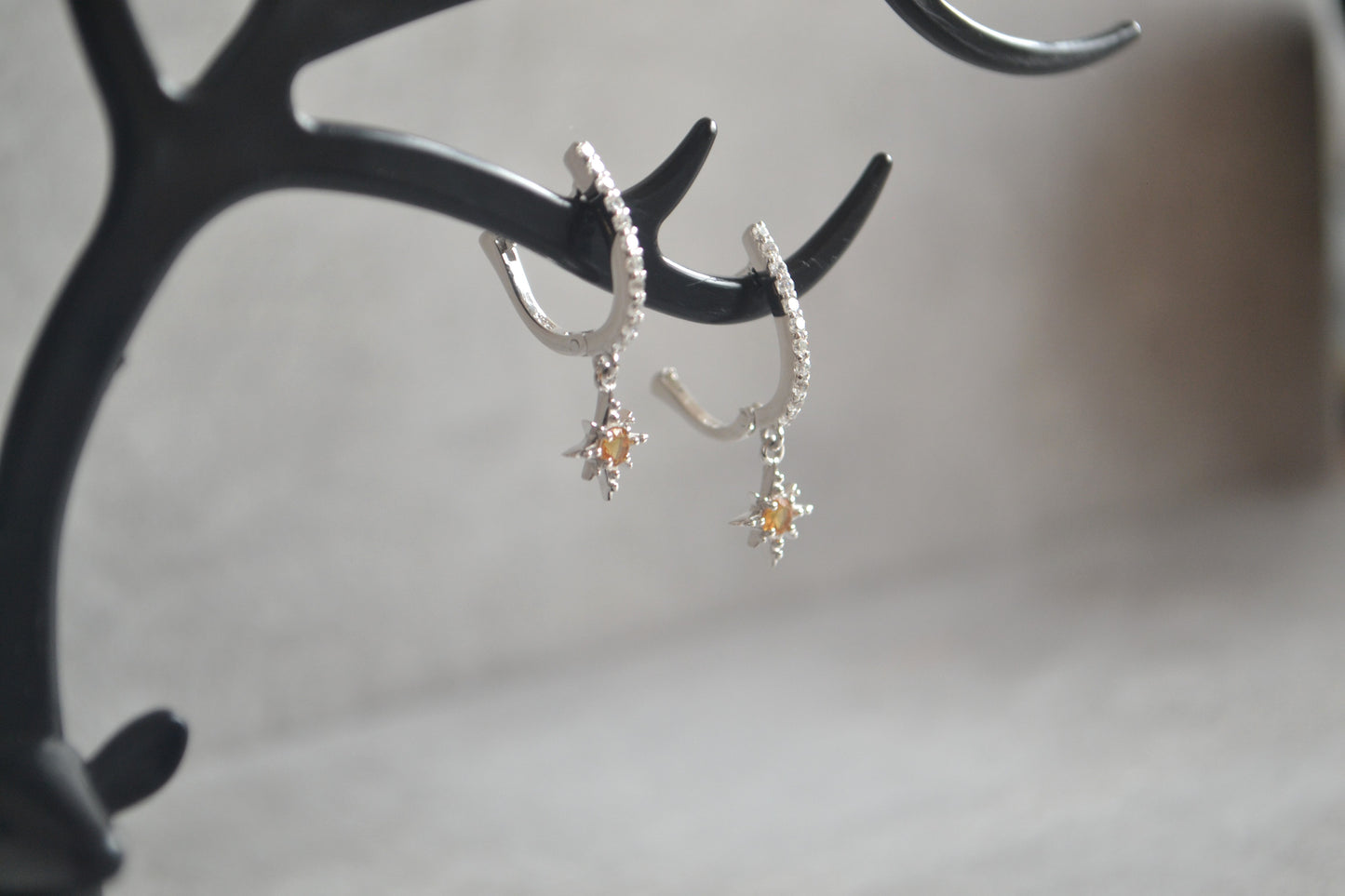 Sterling Silver Citrine Star Dangle drop Earrings.