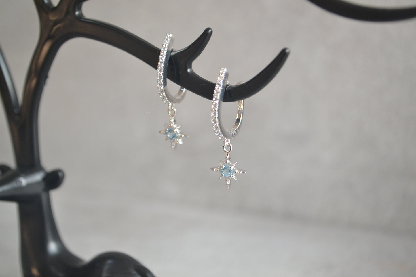 Sterling Silver Blue Topaz Star Dangle drop Earrings.