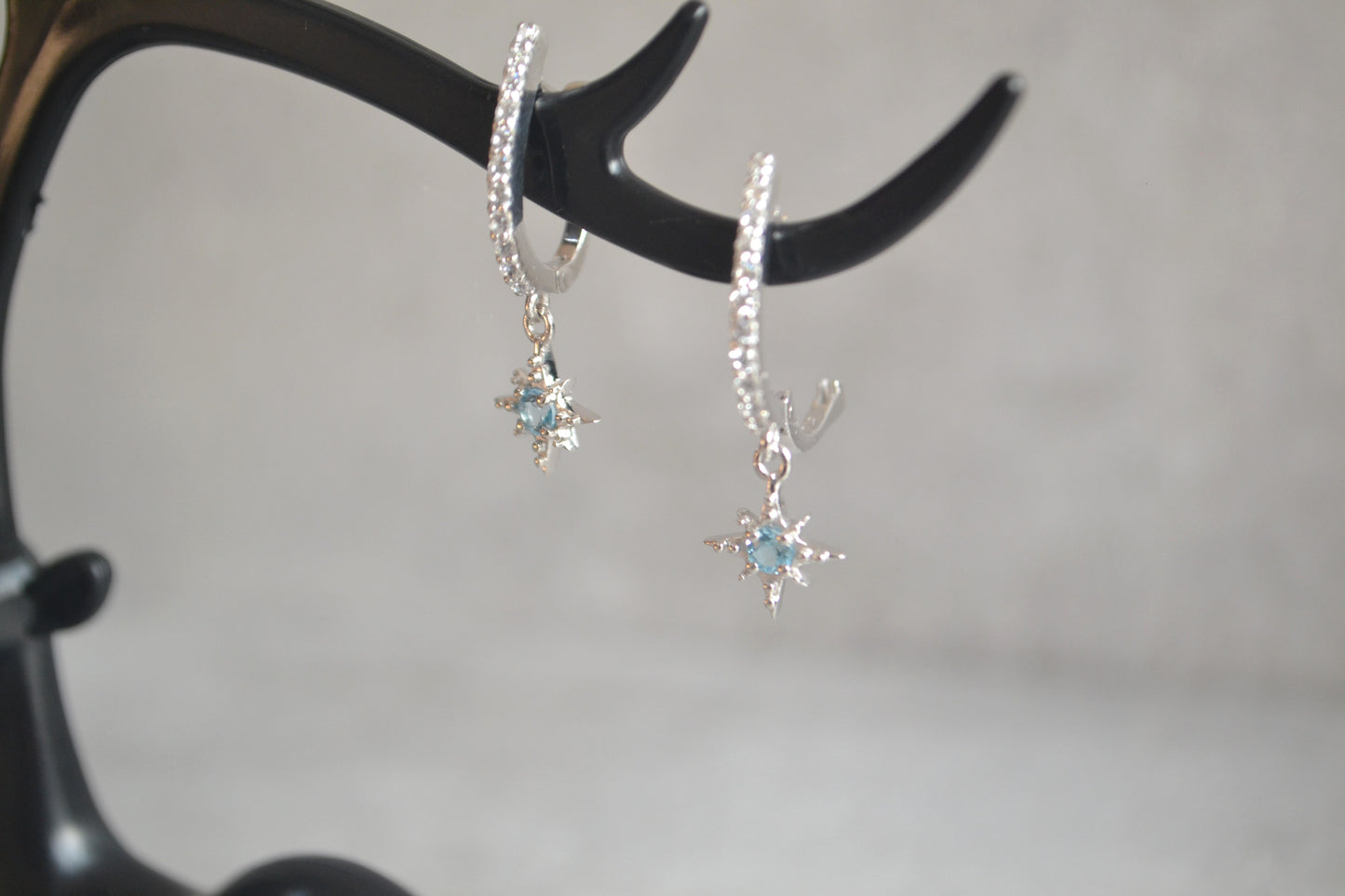 Sterling Silver Blue Topaz Star Dangle drop Earrings.