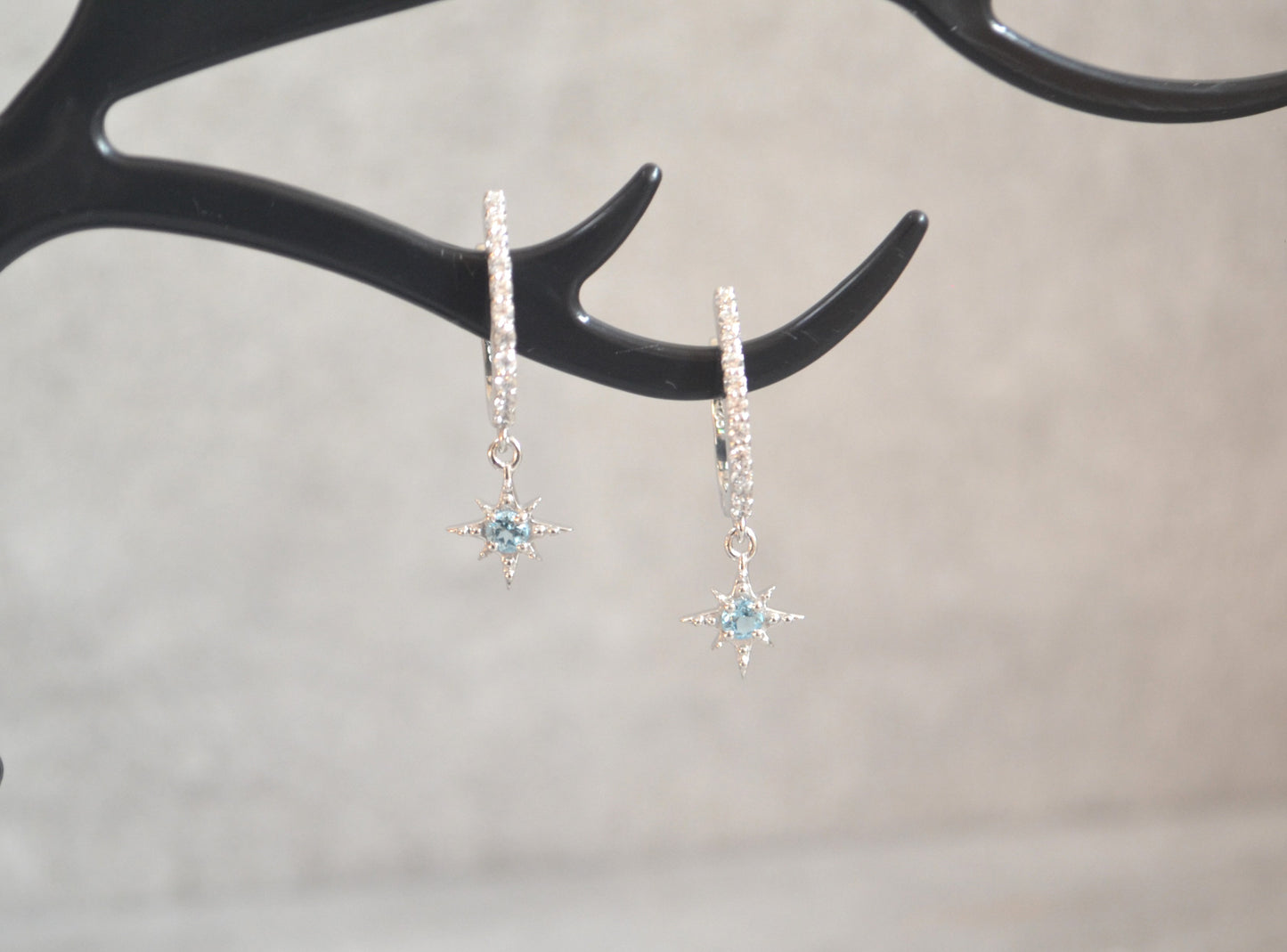 Sterling Silver Blue Topaz Star Dangle drop Earrings.