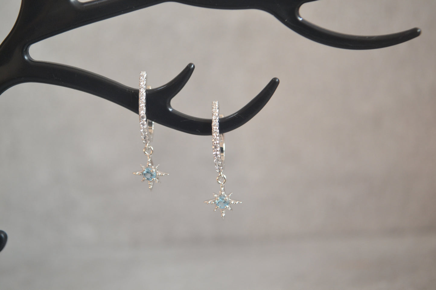 Sterling Silver Blue Topaz Star Dangle drop Earrings.